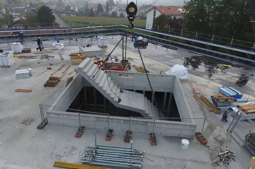 cropped-Escalier-béton.jpg